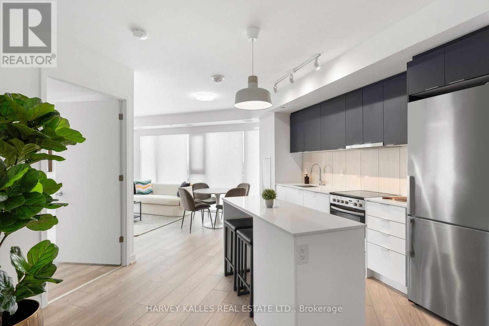 1105 - 8 TIPPETT ROAD