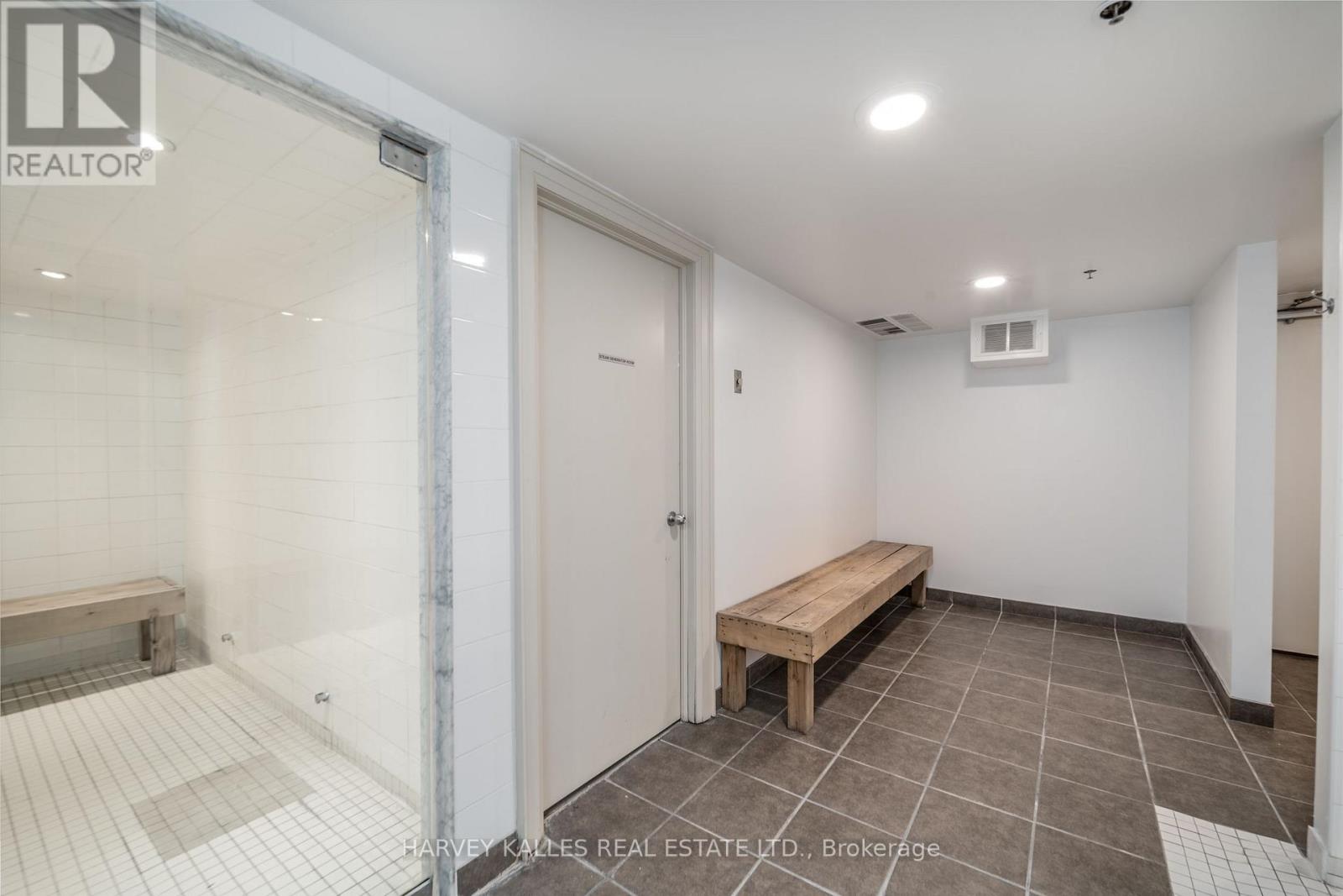 313 - 225 WELLESLEY STREET E