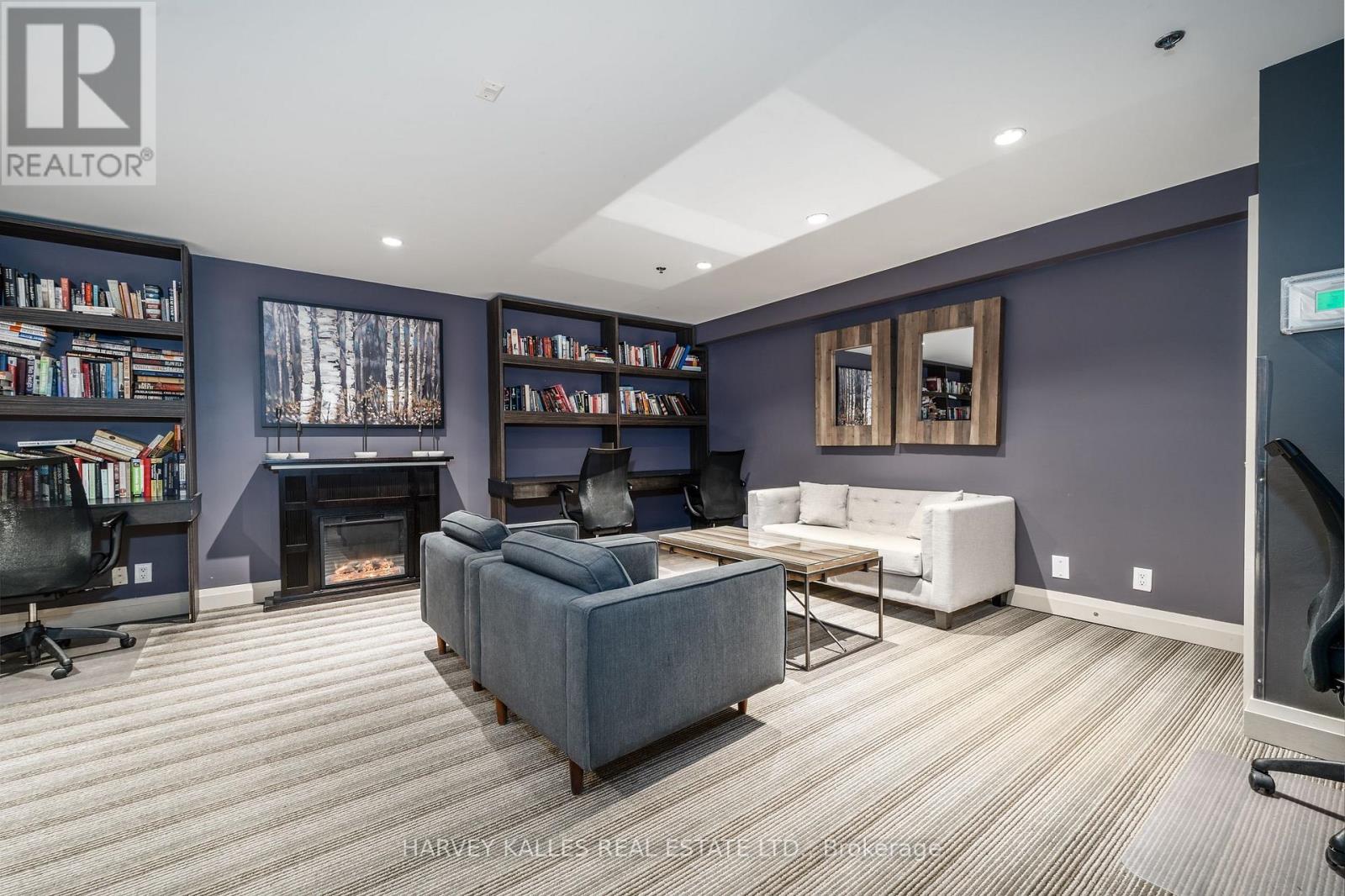 313 - 225 WELLESLEY STREET E