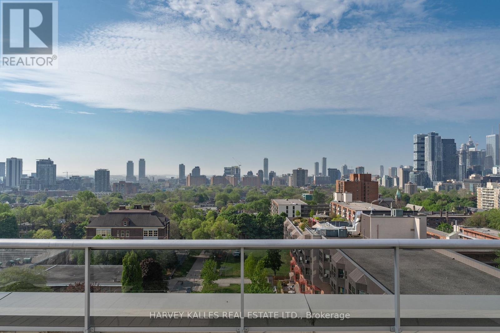313 - 225 WELLESLEY STREET E