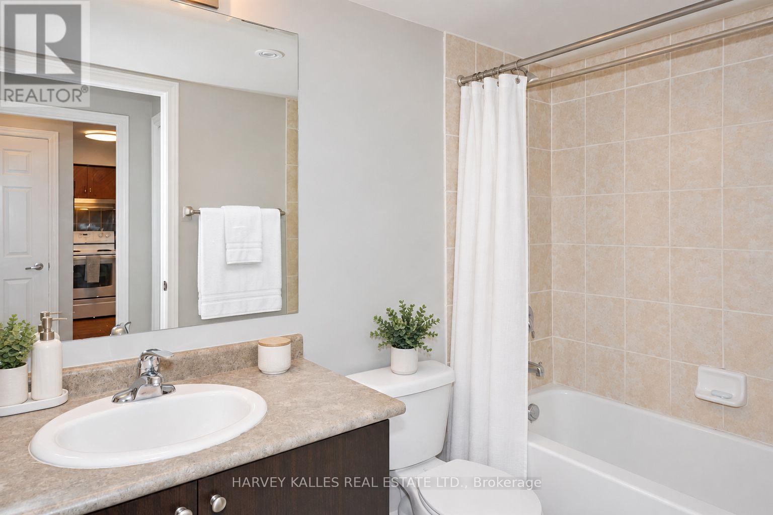 313 - 225 WELLESLEY STREET E
