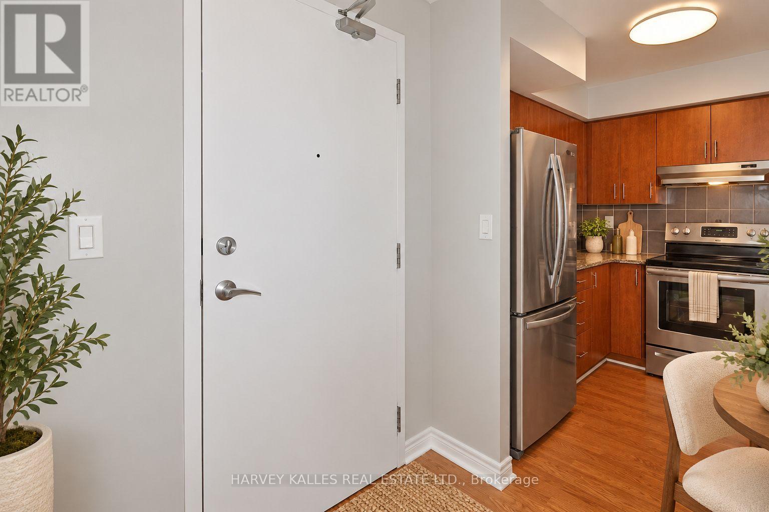 313 - 225 WELLESLEY STREET E