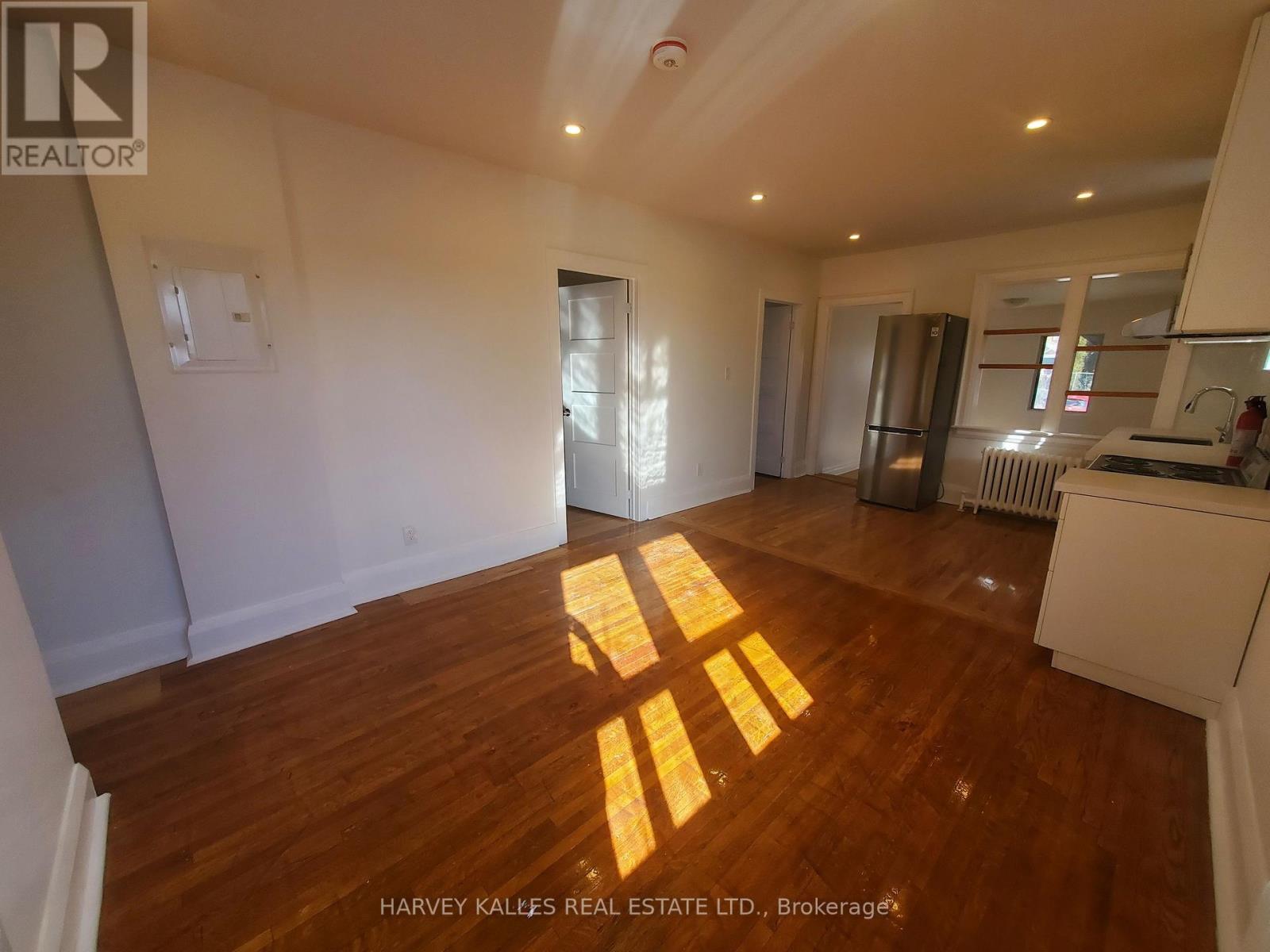 2 - 15 ALBERTA AVENUE