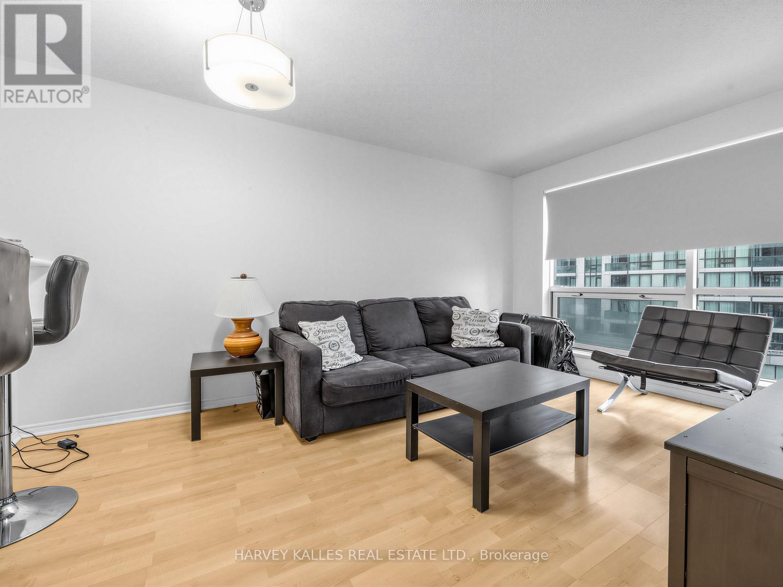 705 - 10 YONGE STREET