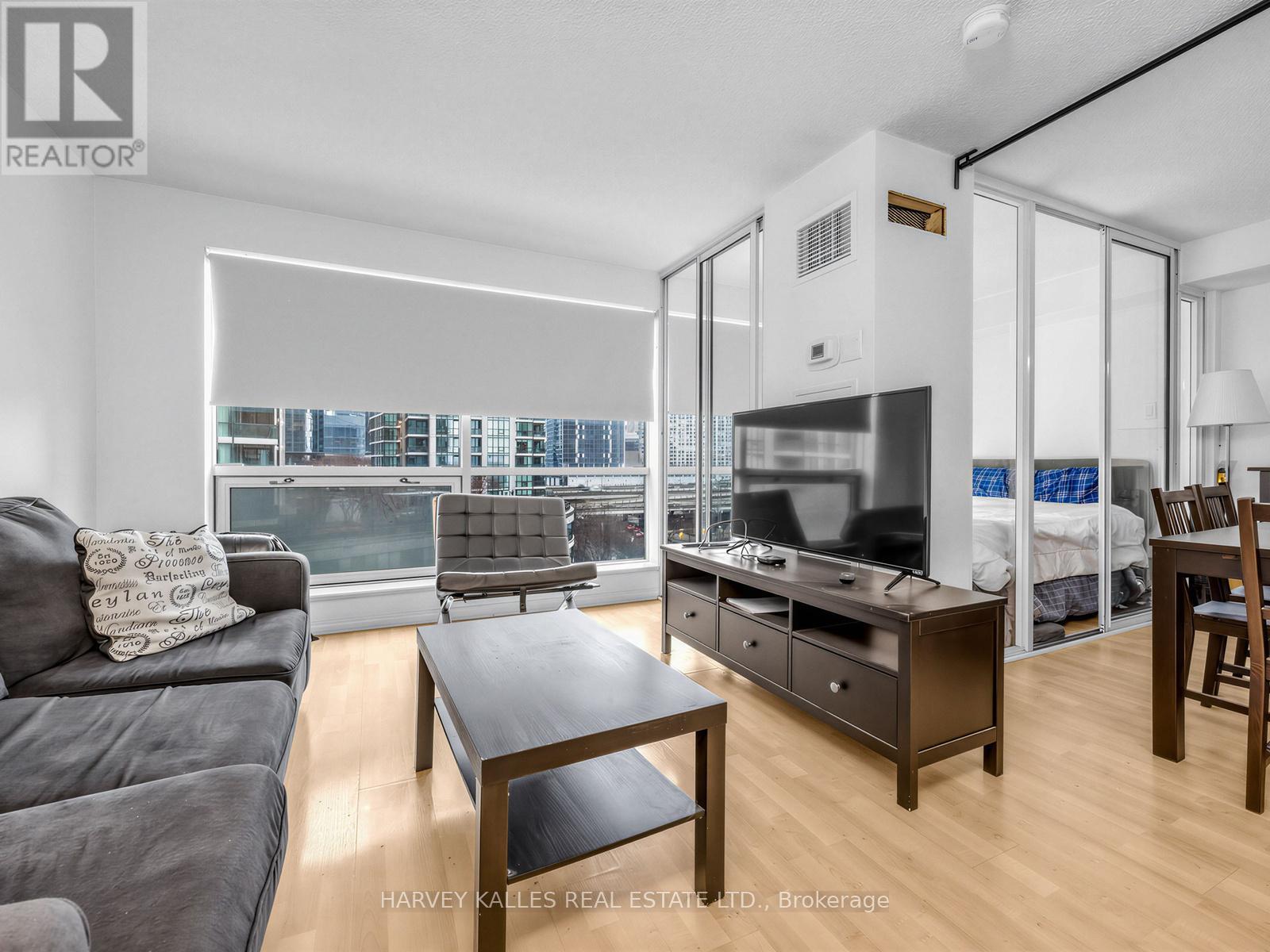 705 - 10 YONGE STREET