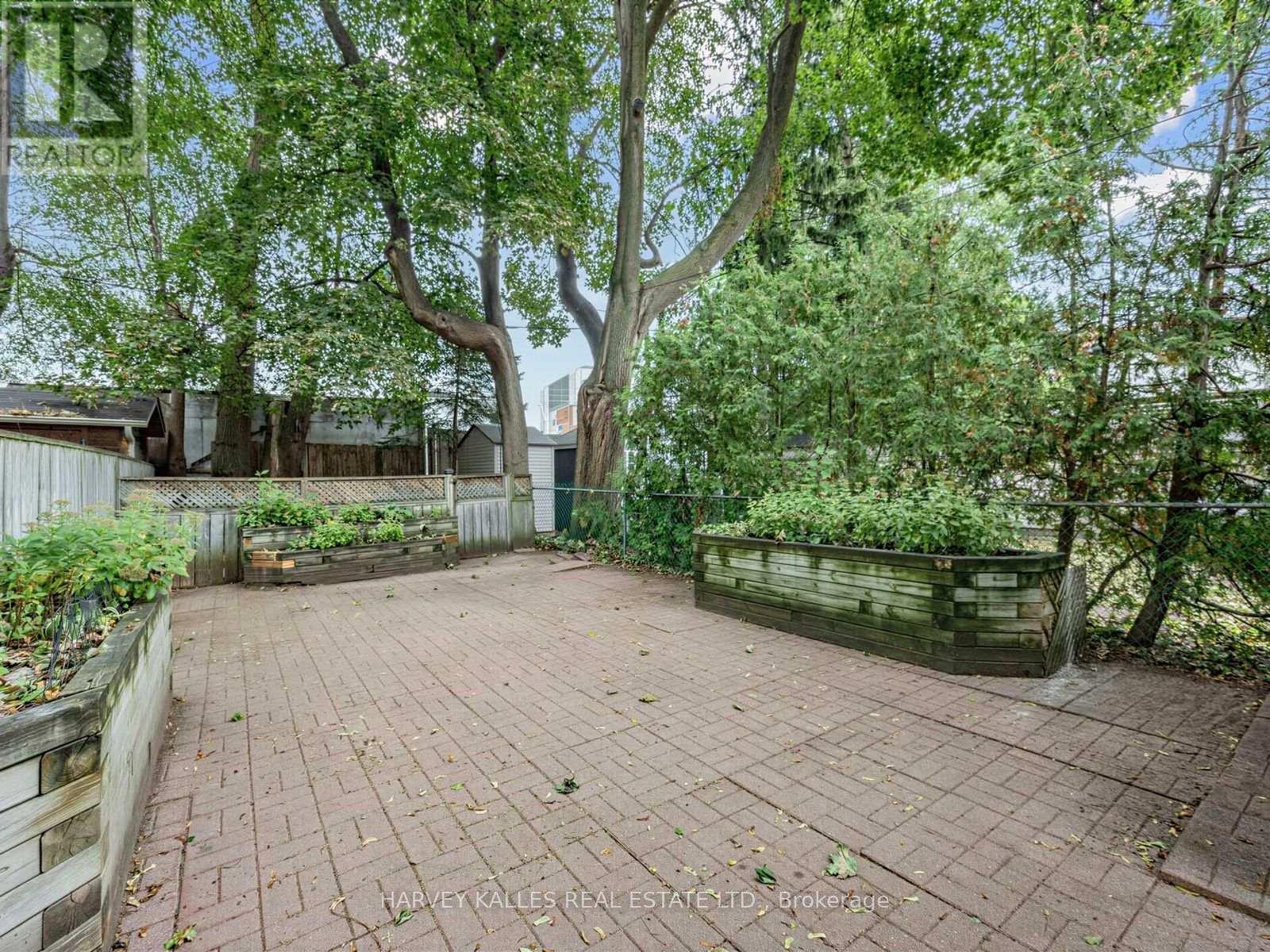 4 KENRAE ROAD