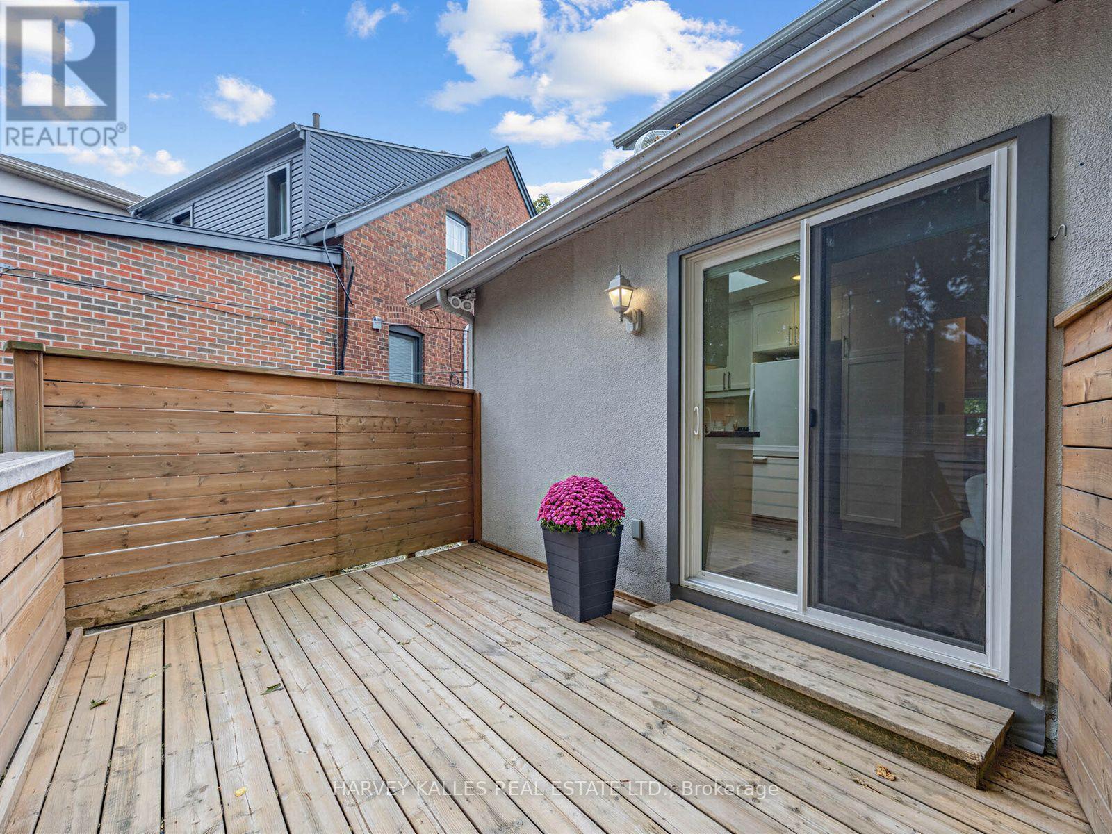 4 KENRAE ROAD