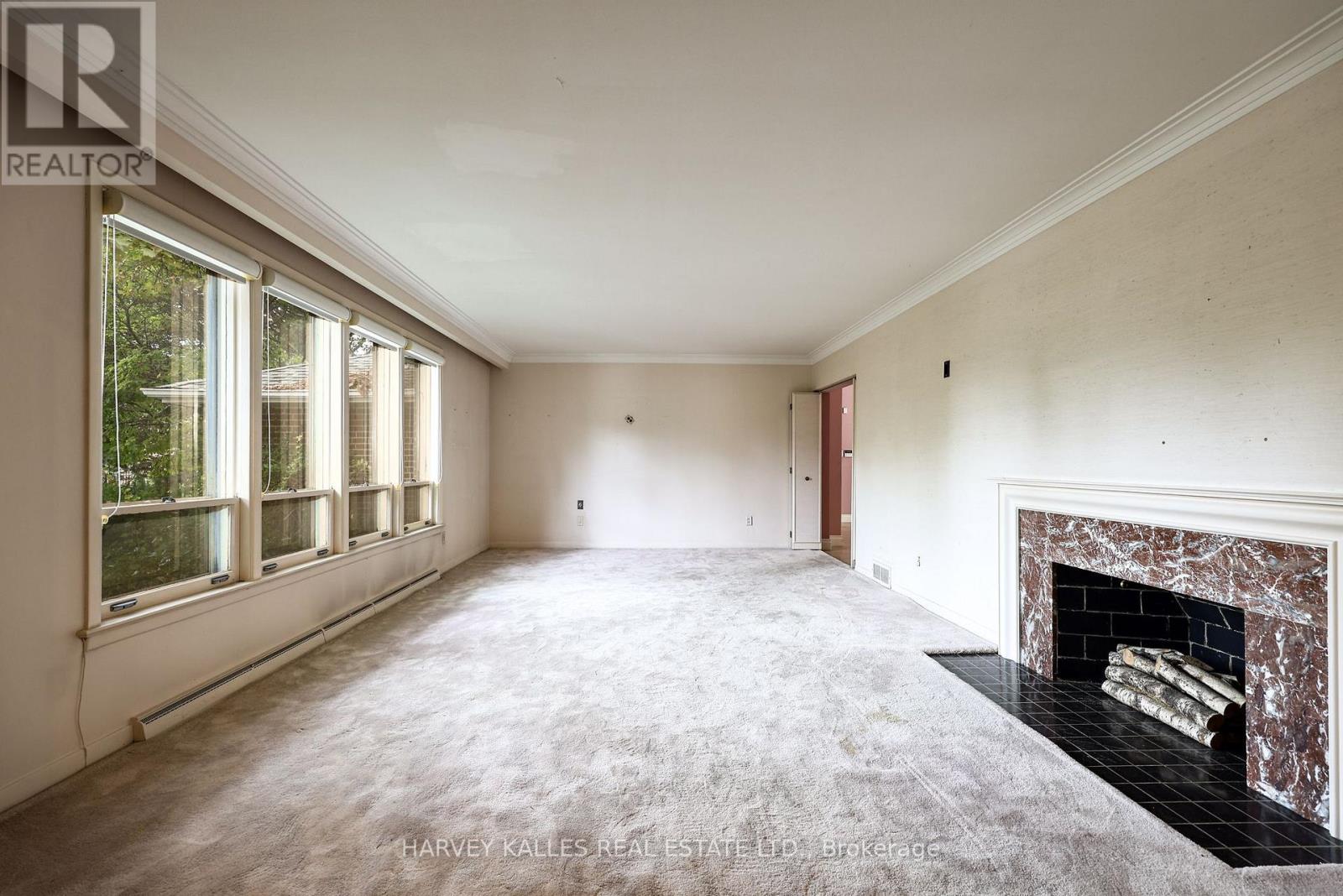2 CLOVESTONE ROAD