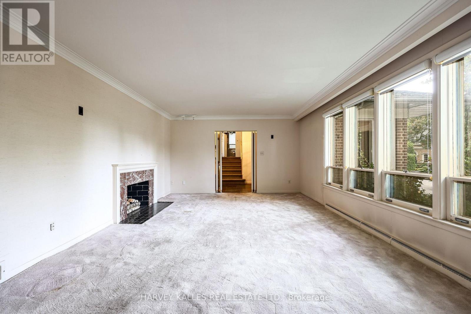 2 CLOVESTONE ROAD