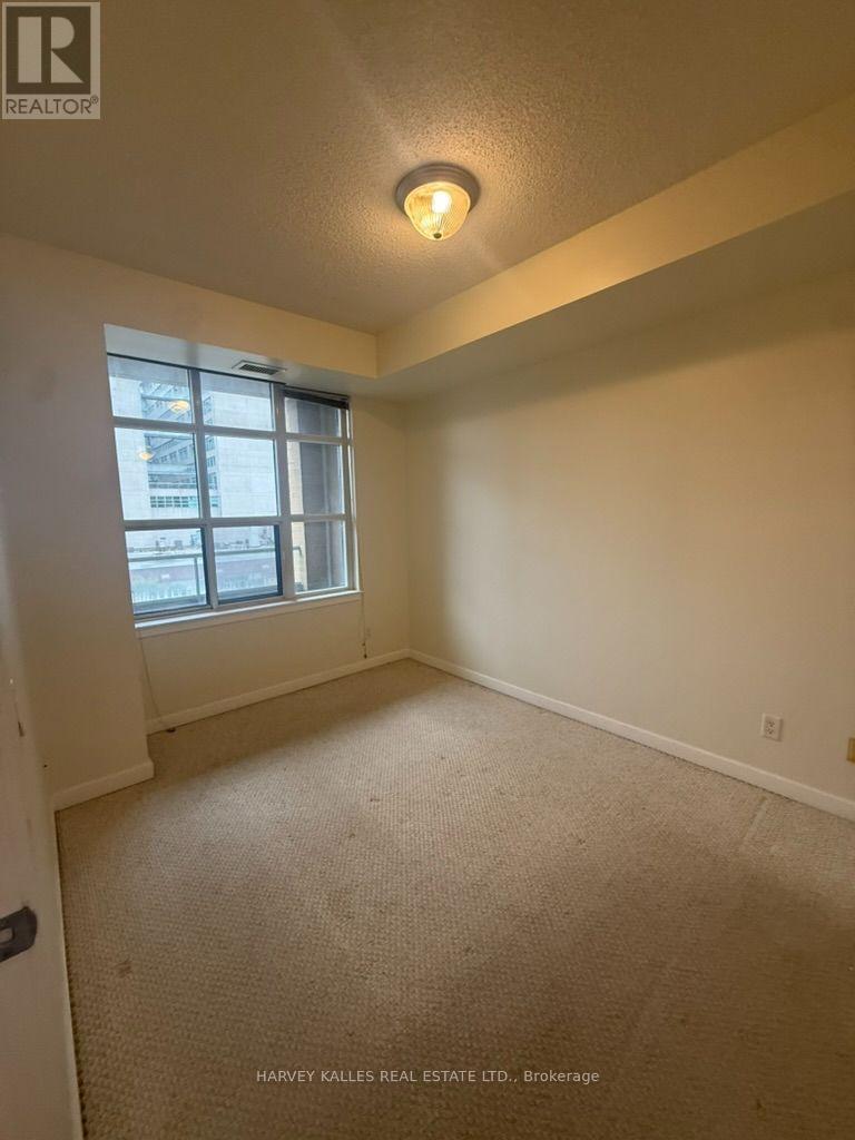 412 - 438 RICHMOND STREET W