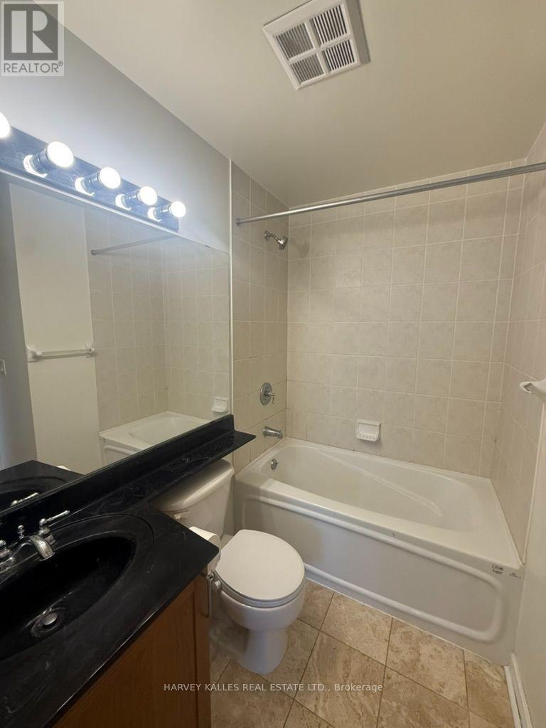 412 - 438 RICHMOND STREET W