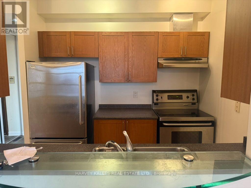 412 - 438 RICHMOND STREET W