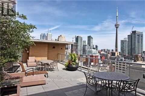 412 - 438 RICHMOND STREET W