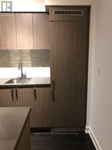 412 - 501 ST CLAIR AVENUE W