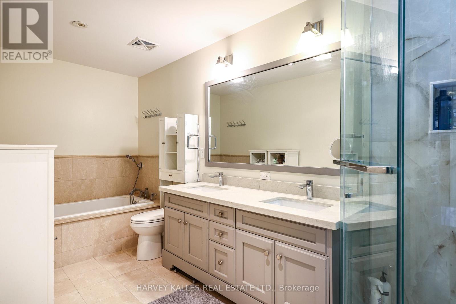 TH9 - 21 BURKEBROOK PLACE