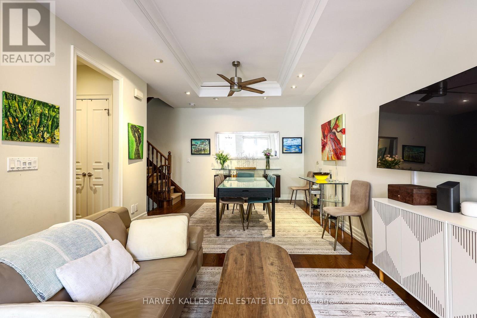 TH9 - 21 BURKEBROOK PLACE