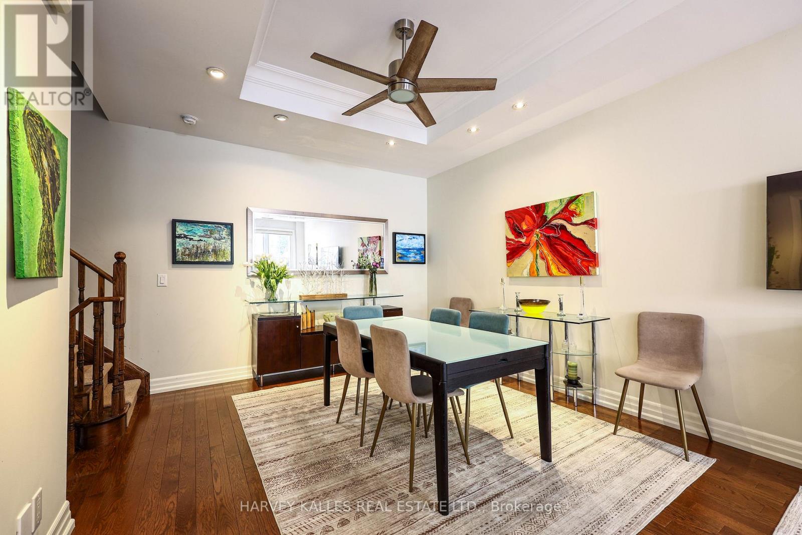 TH9 - 21 BURKEBROOK PLACE
