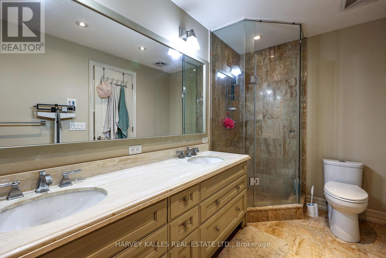 TH9 - 21 BURKEBROOK PLACE
