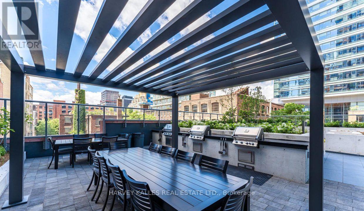915 - 108 PETER STREET