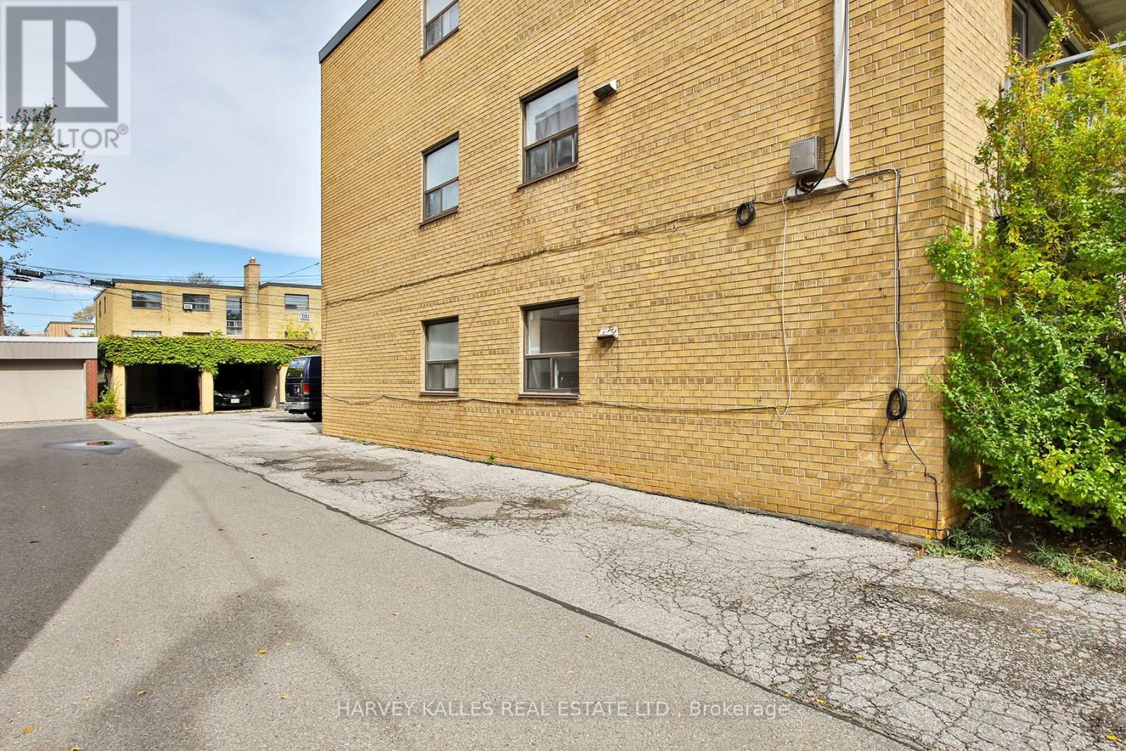 2 - 28 FRASERWOOD AVENUE