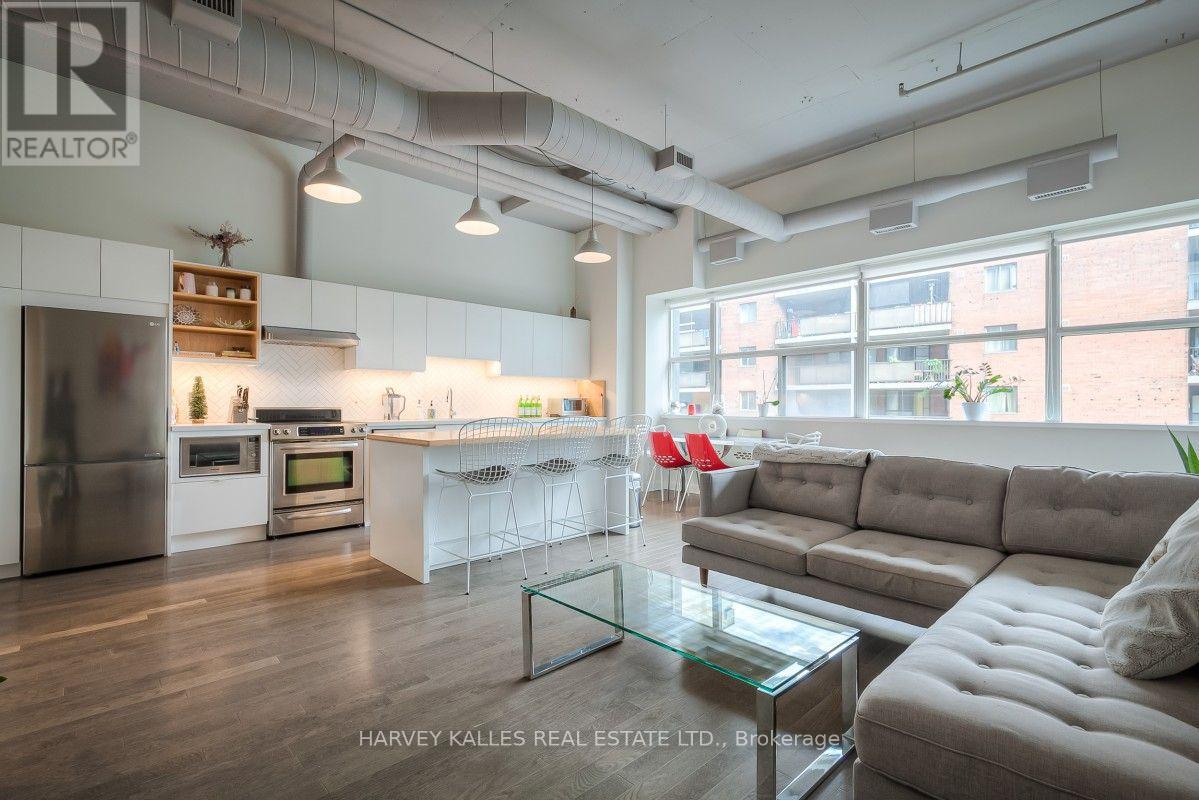 608 - 700 KING STREET W
