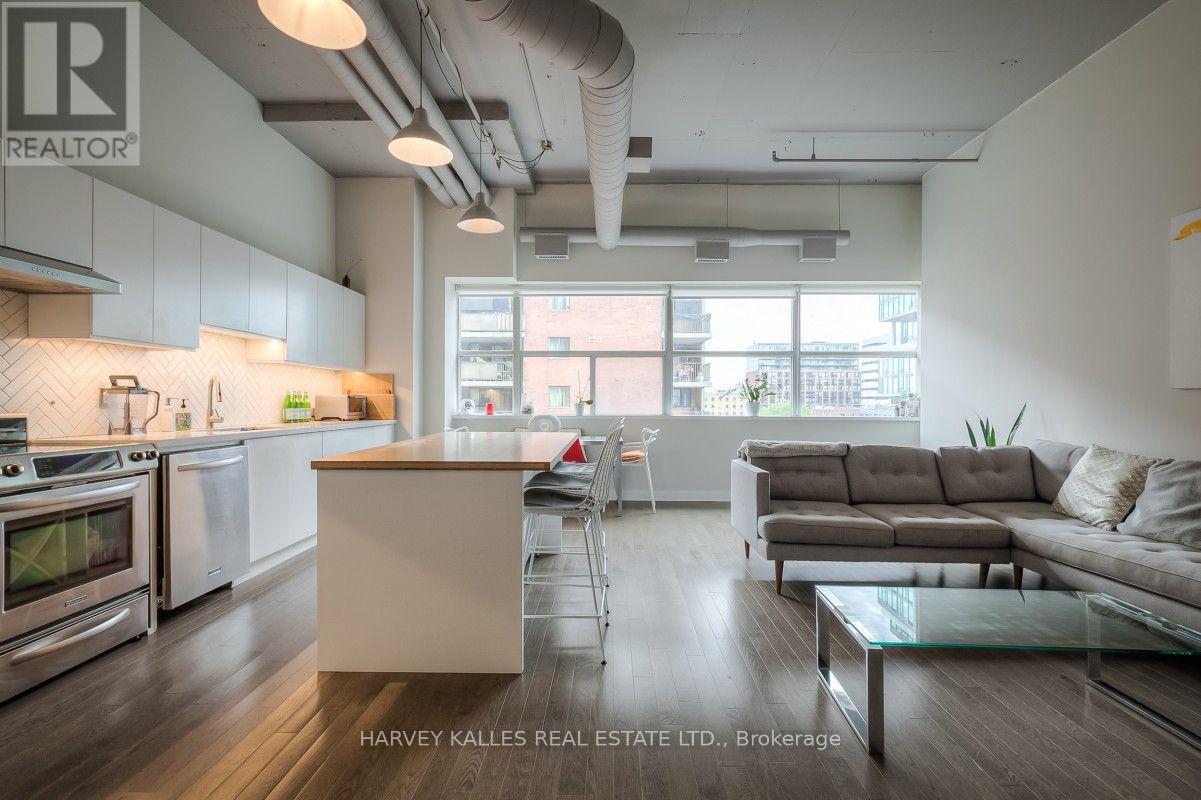608 - 700 KING STREET W