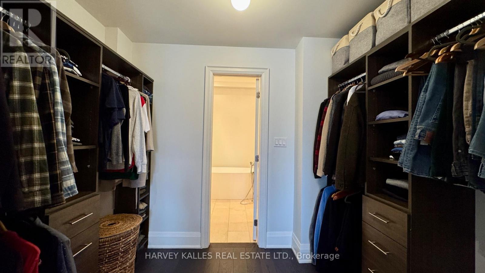 1042 AVENUE ROAD