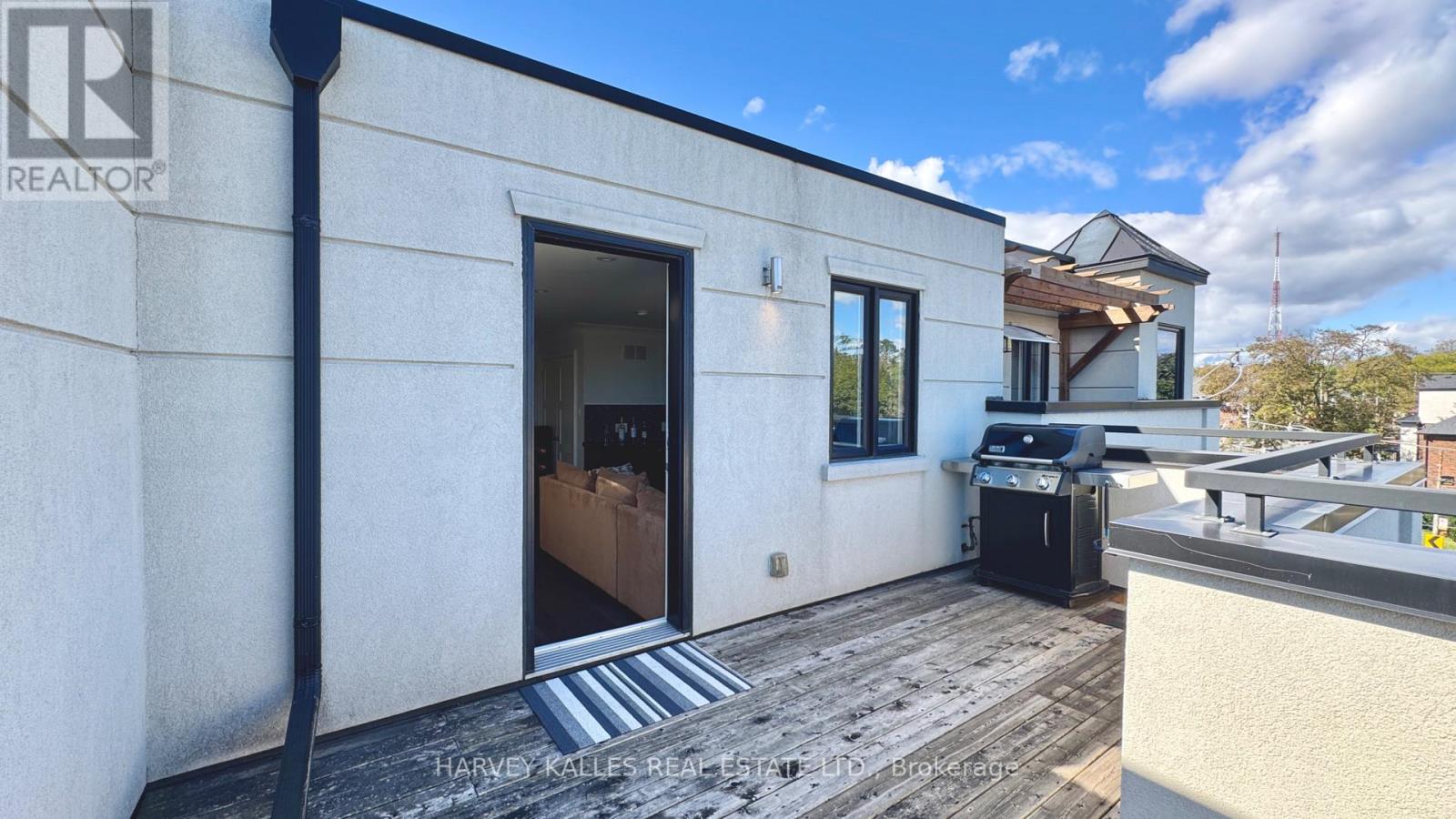 1042 AVENUE ROAD