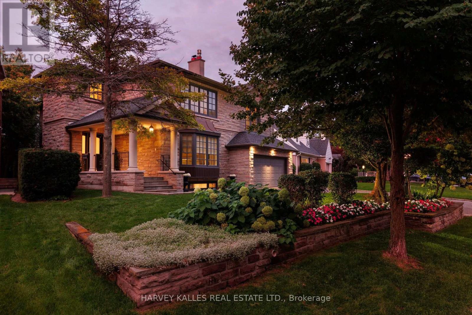 15 Moorehill Drive Toronto Leaside Ontario Ca M4g1a3 30394139