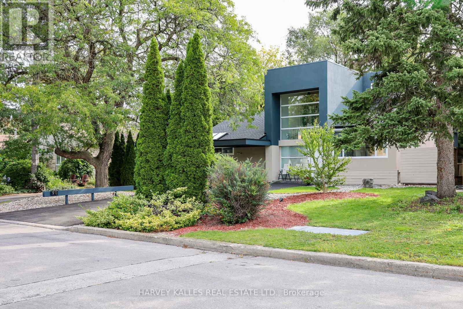 90 Berkinshaw Crescent Toronto Banbury Don Mills Ontario Ca M3b2t2 30399658