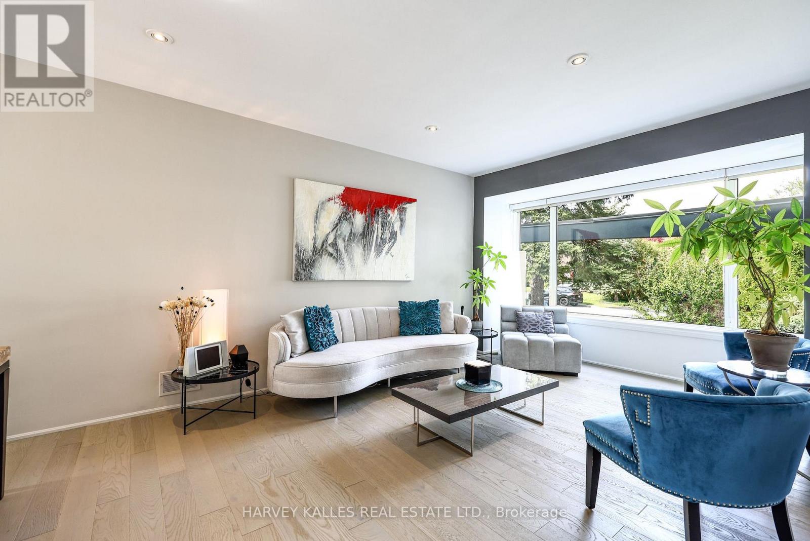 90 BERKINSHAW CRESCENT