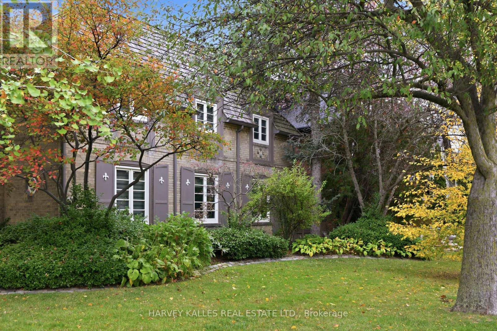 148 STRATHALLAN BOULEVARD