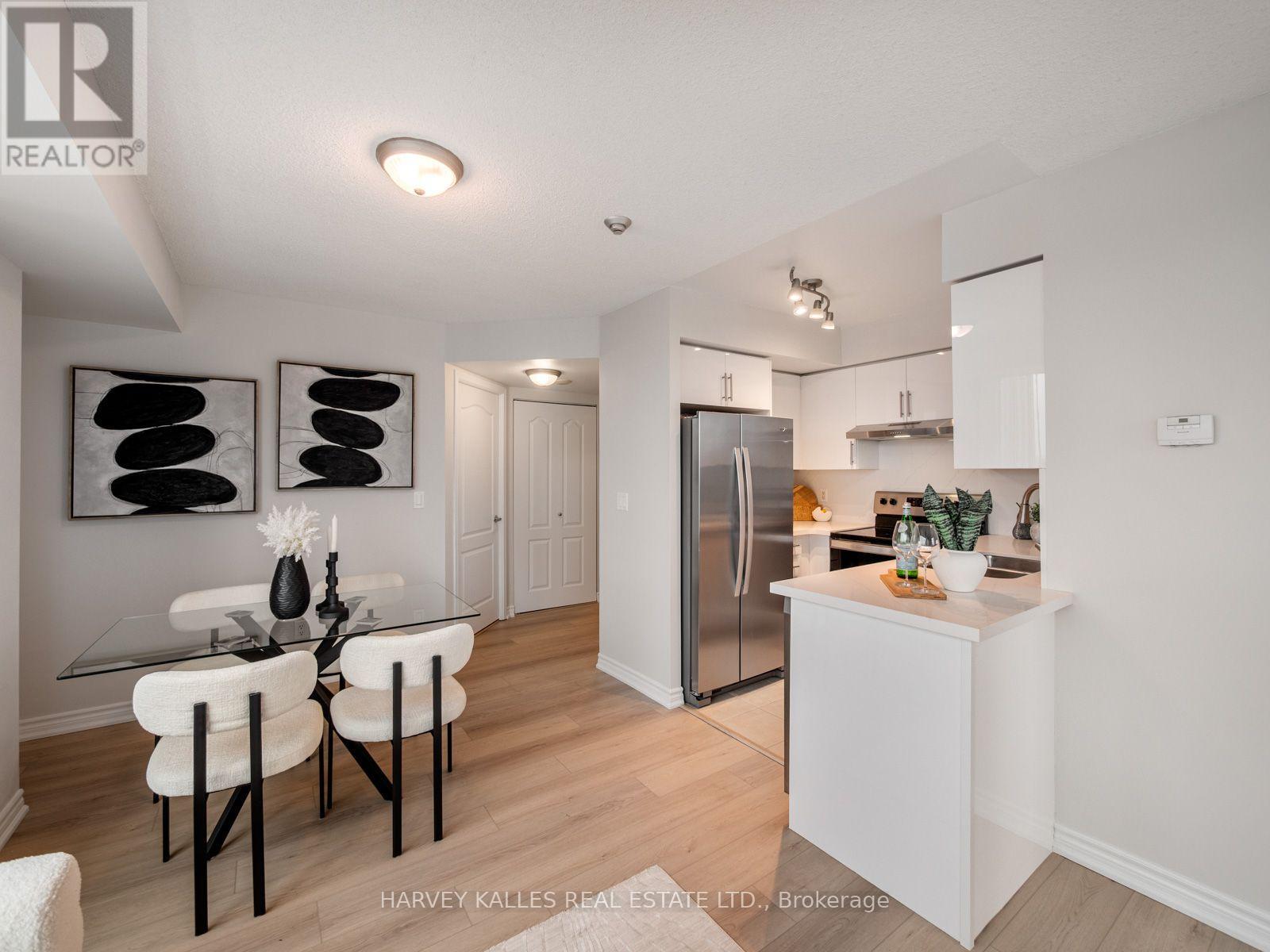 1814 - 17 BARBERRY PLACE Unit: 1814