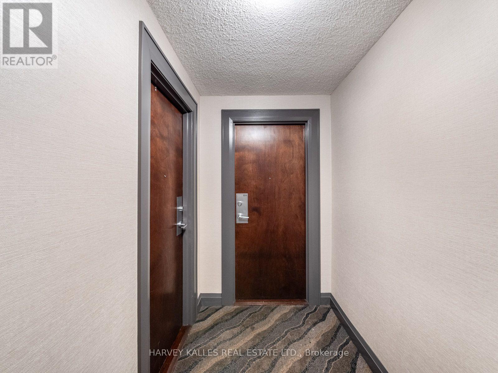 1814 - 17 BARBERRY PLACE Unit: 1814