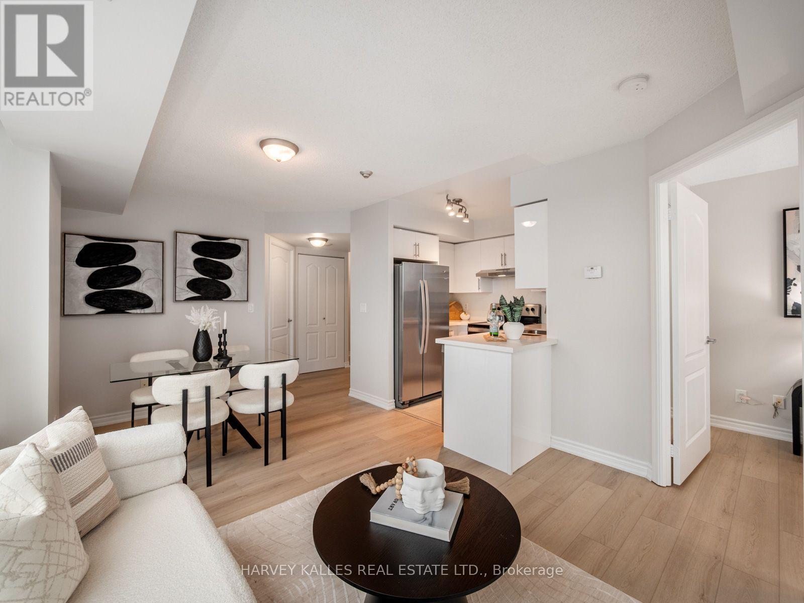 1814 - 17 BARBERRY PLACE Unit: 1814