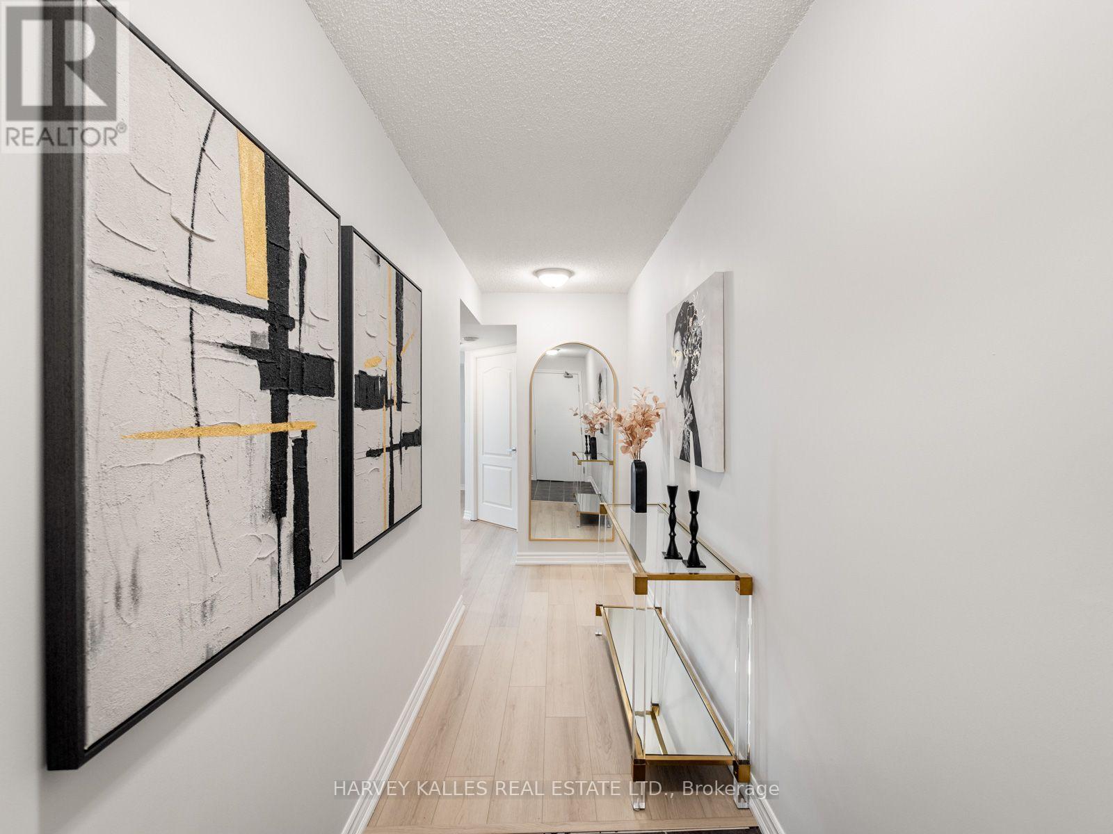 1814 - 17 BARBERRY PLACE Unit: 1814