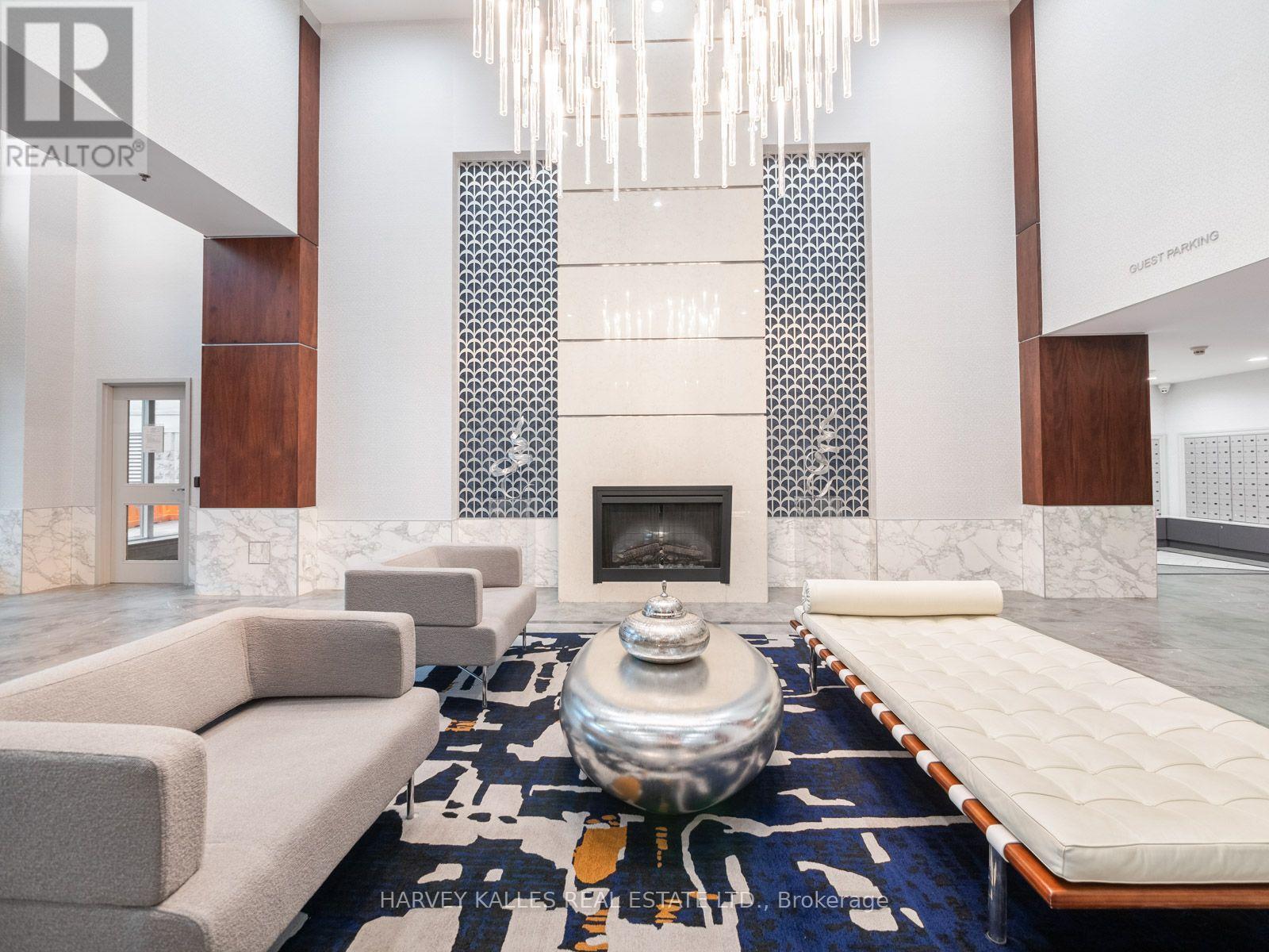 1814 - 17 BARBERRY PLACE Unit: 1814