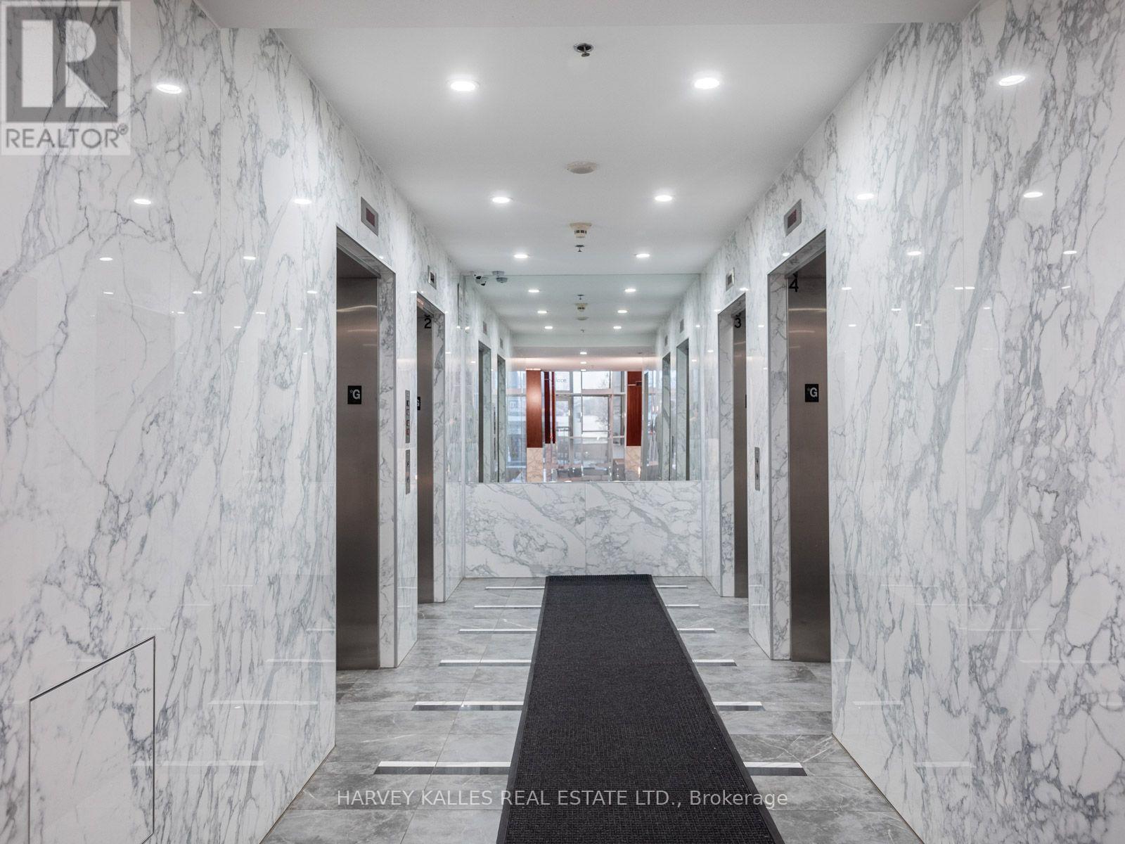 1814 - 17 BARBERRY PLACE Unit: 1814