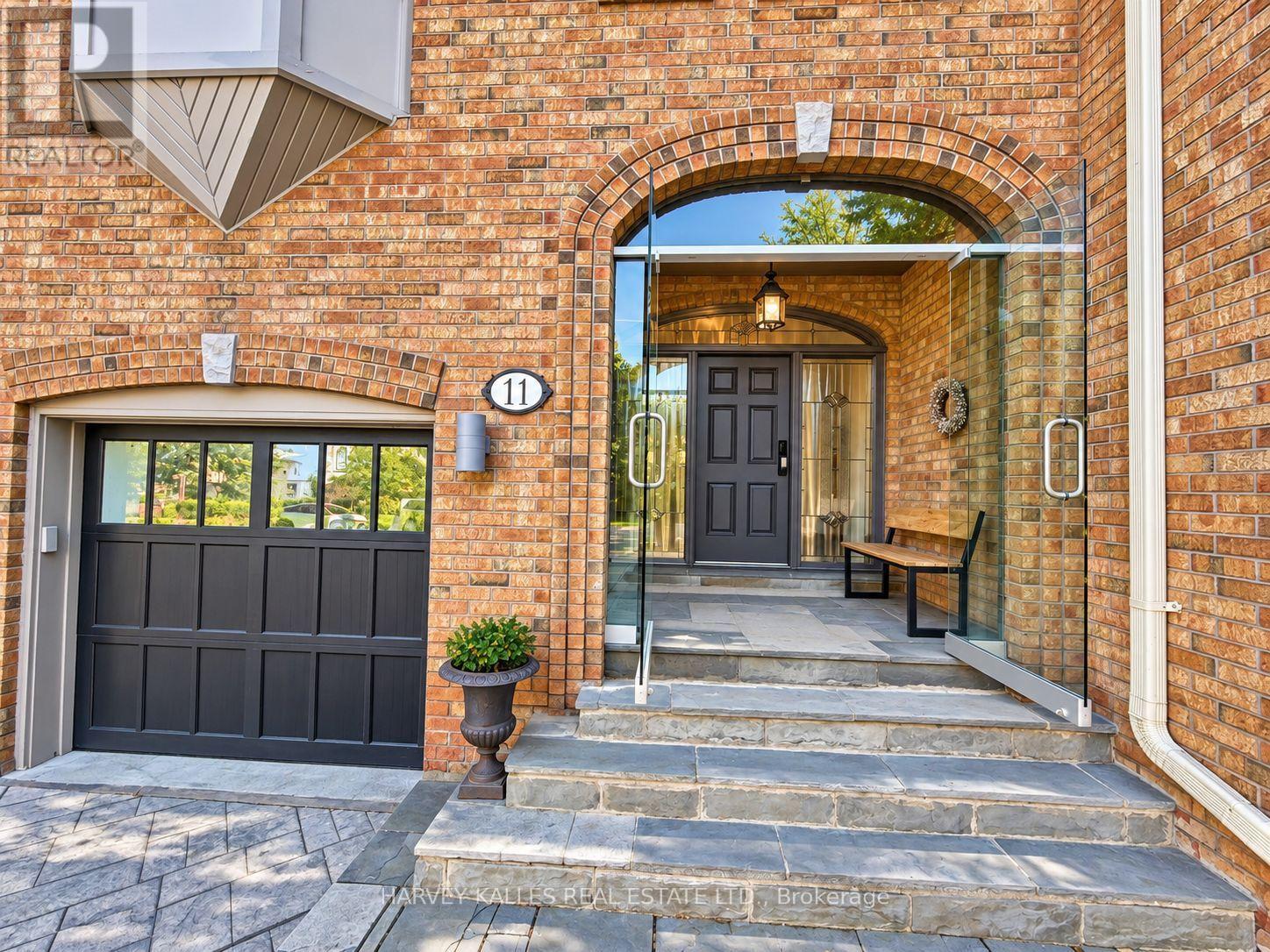 11 YORK ROAD