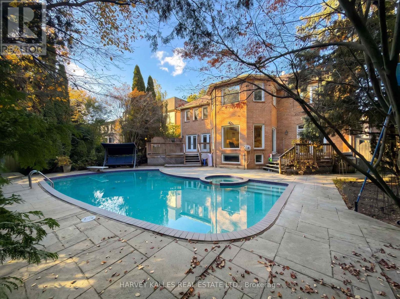 11 YORK ROAD