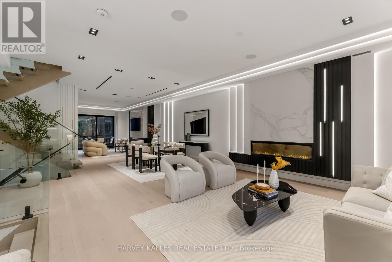 33 SAINT HILDA'S AVENUE