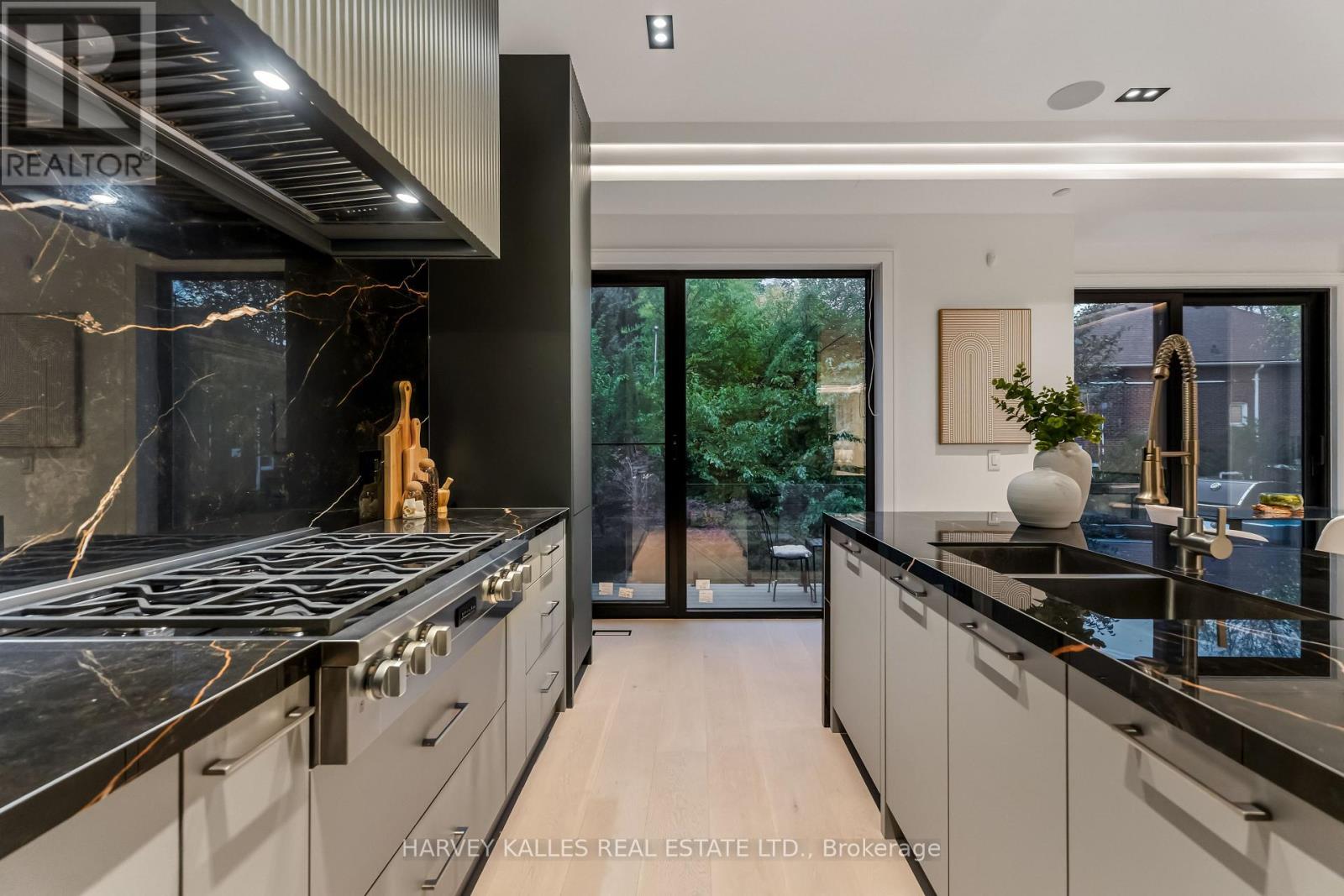 33 SAINT HILDA'S AVENUE