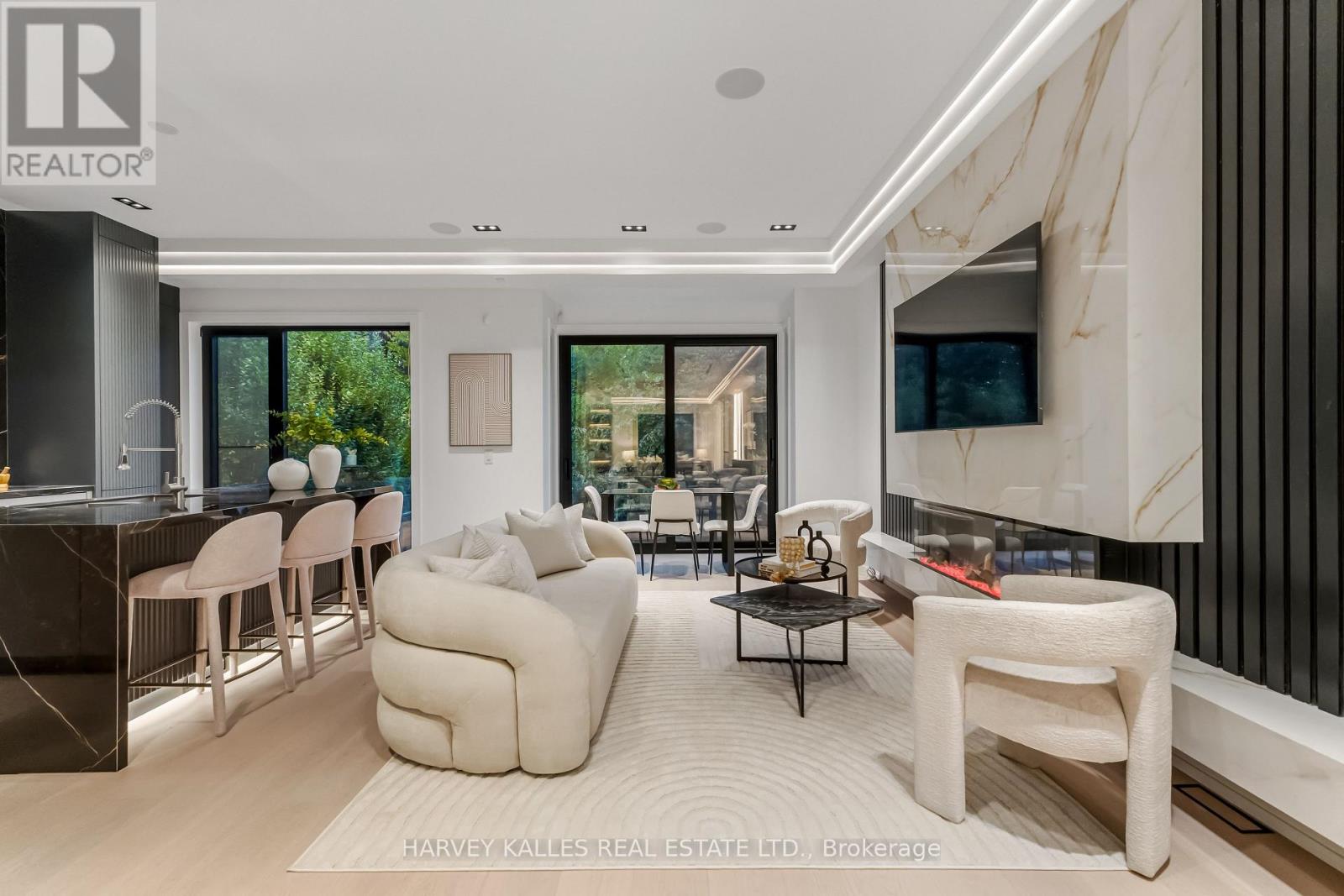 33 SAINT HILDA'S AVENUE
