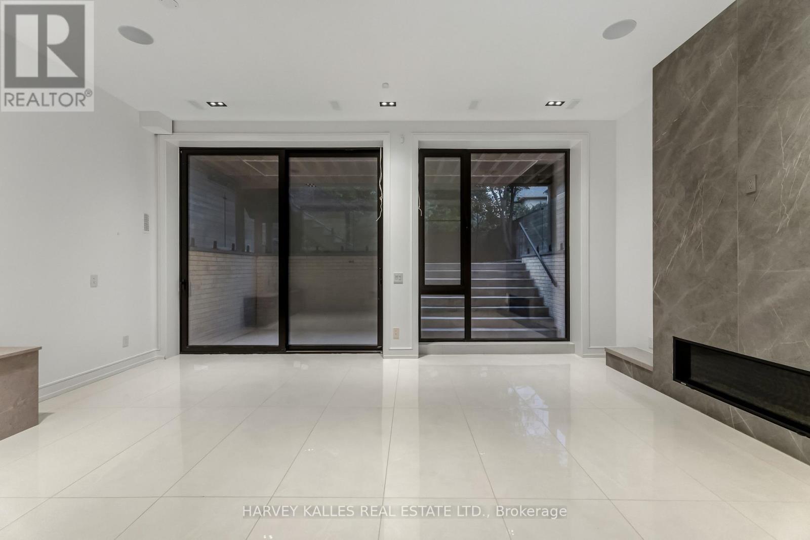 33 SAINT HILDA'S AVENUE