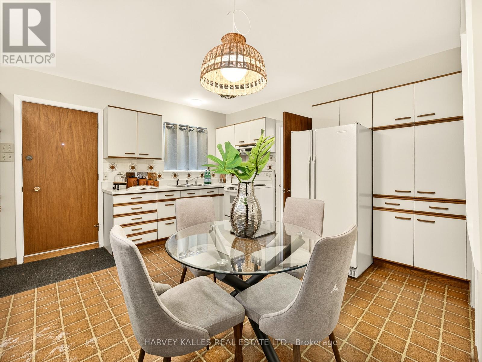 12 LADYSBRIDGE DRIVE