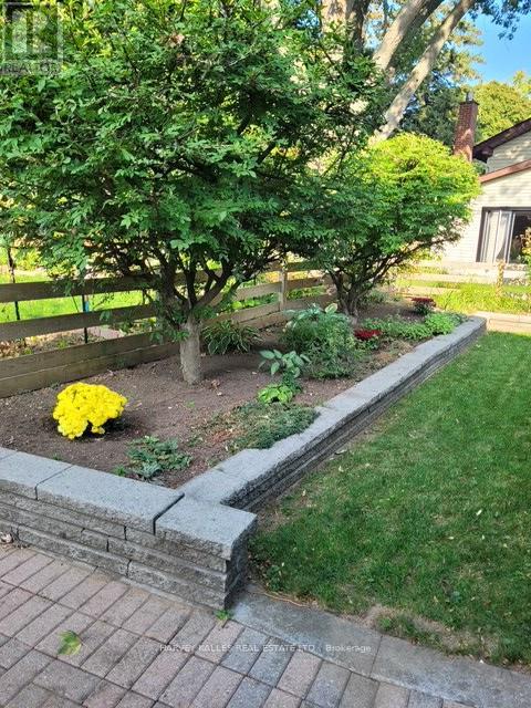 12 LADYSBRIDGE DRIVE