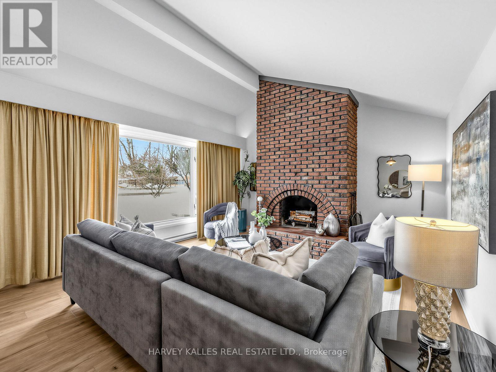 12 LADYSBRIDGE DRIVE