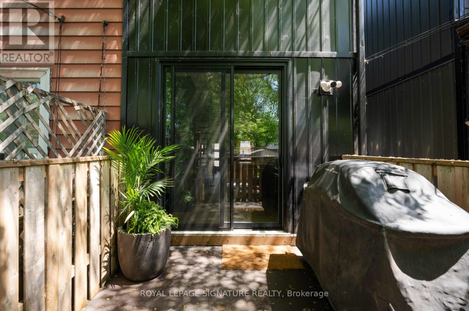 26 PAPE AVENUE