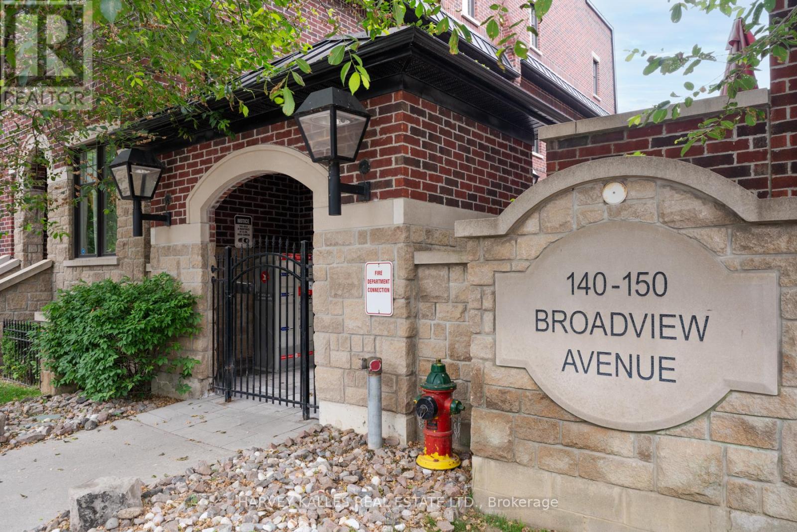 45 - 140 BROADVIEW AVENUE