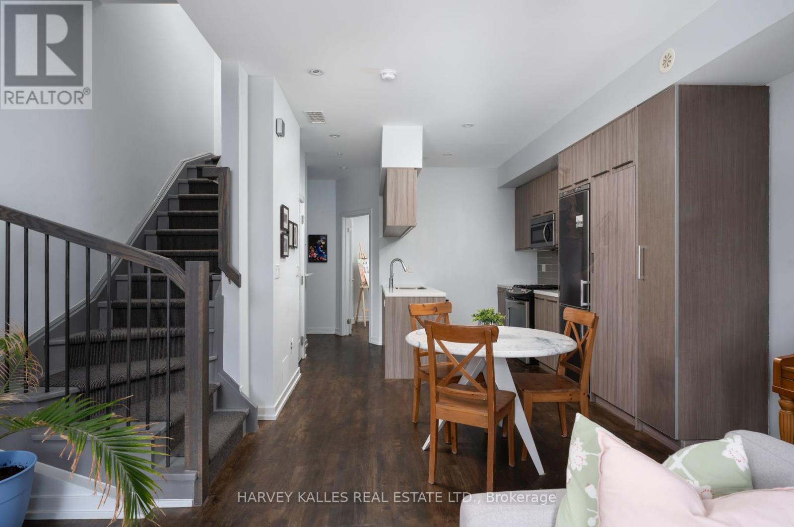 45 - 140 BROADVIEW AVENUE